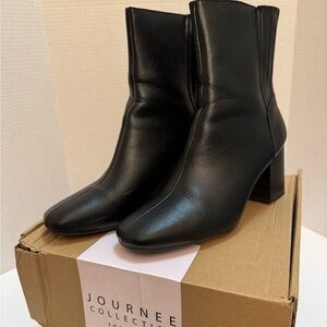 Journee Collection Maize Boot